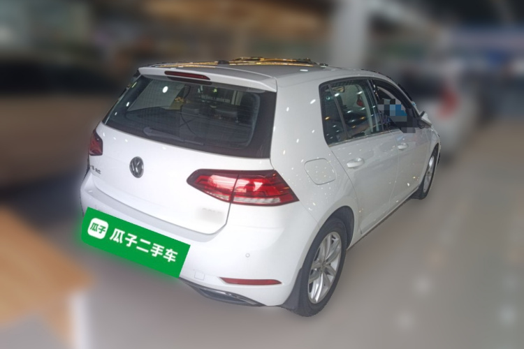Volkswagen Golf 2019 car image #7