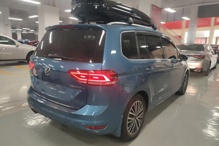 Volkswagen Touran 2018 immagine di auto #7