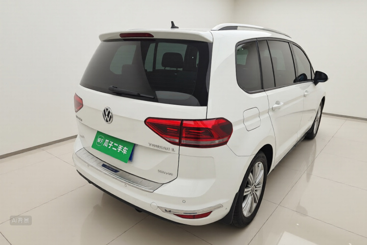 Volkswagen Touran 2021 car image #7