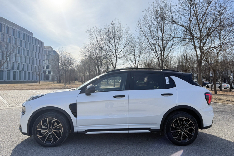 Lynk & Co 01 EM-P 2022 car image #7