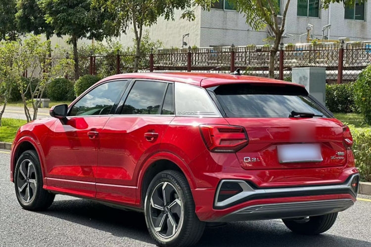 Audi Q2L e-tron 2022 car image #7