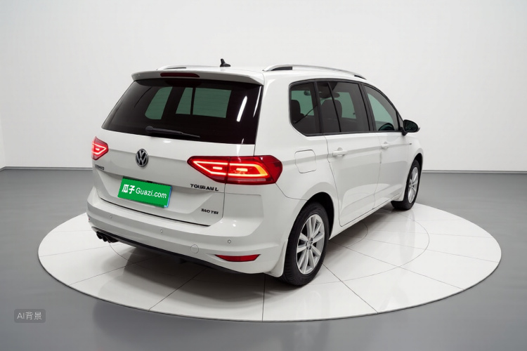 Volkswagen Touran 2018 immagine di auto #7