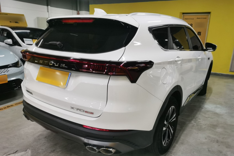 X70 PLUS 2022 car image #7