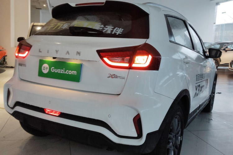 X3 PRO 2025 #7 X3 PRO 2025 car image #7