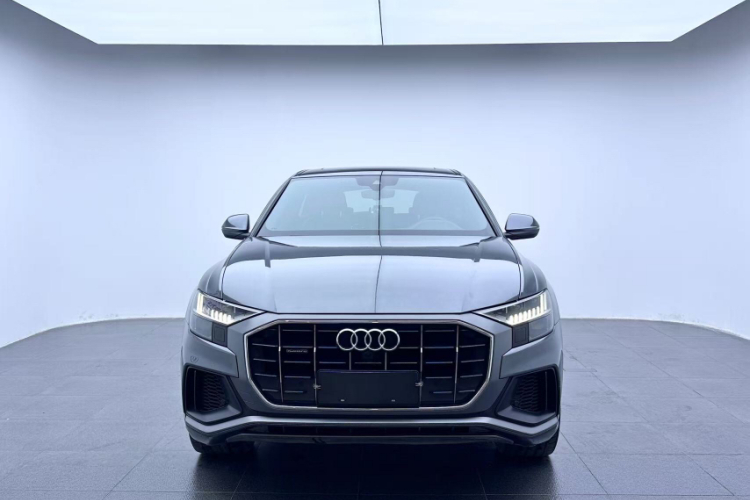 Audi Q8 2019 car image #7