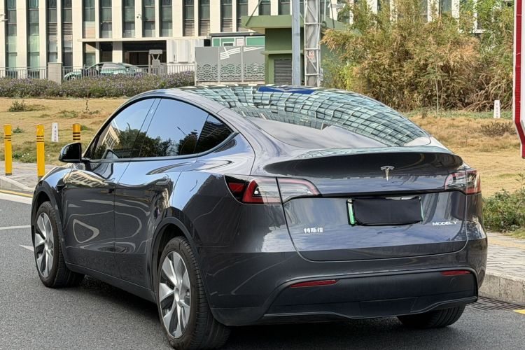 Tesla Model Y 2023 #7 Tesla Model Y 2023 immagine di auto #7
