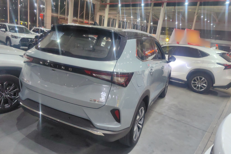 Wuling Asta 2021 #7 Wuling Asta 2021 صورة سيارة #7