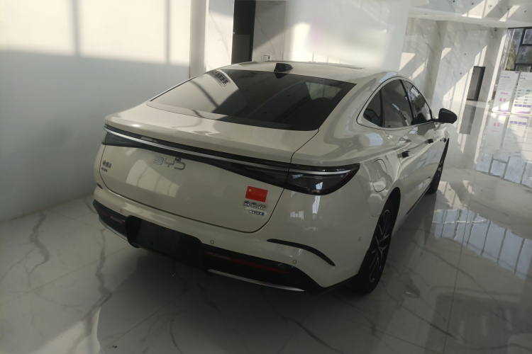 BYD Seal 07 DM-i 2025 car image #7