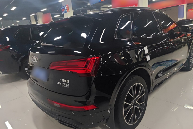 Audi Q5L 2025 #7 Audi Q5L 2025 car image #7