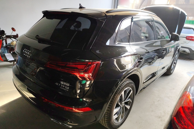 Audi Q5L 2025 car image #7