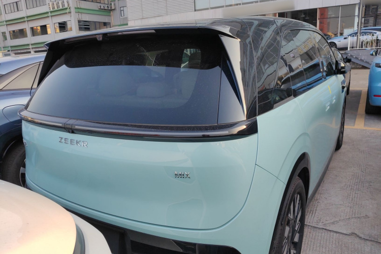 极氪 极氪MIX 2024 汽车图片 #7