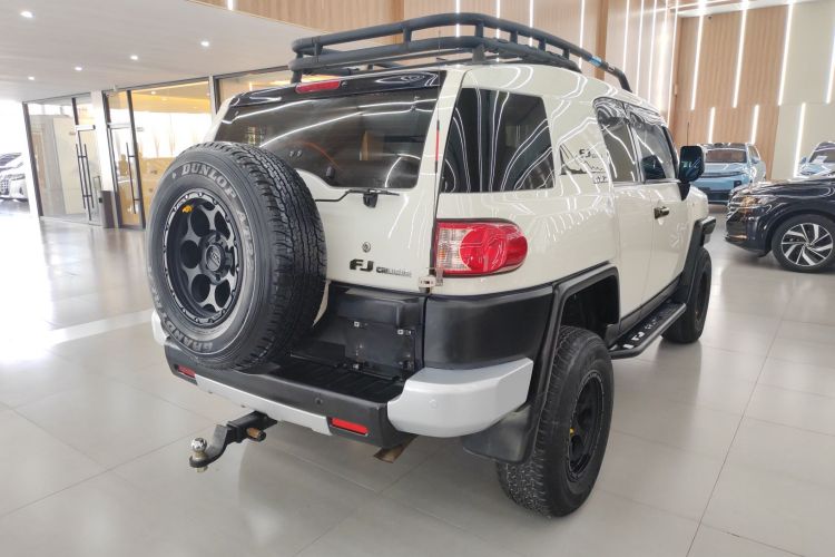 Toyota FJ Cruiser 2018 car image #7