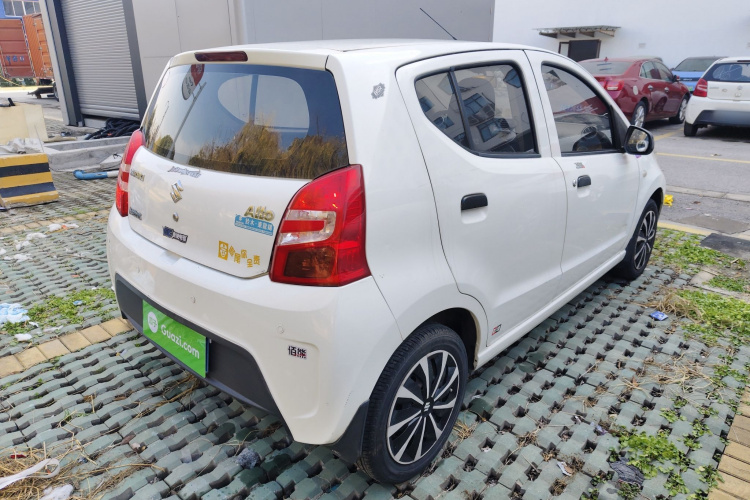 Suzuki 2015 car image #7