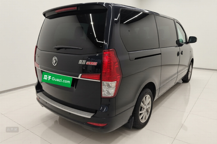 Forthing Lingzhi PLUS 2022 car image #7