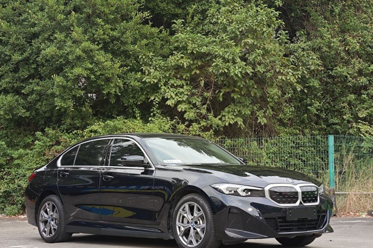 BMW i3 2024 car image #7
