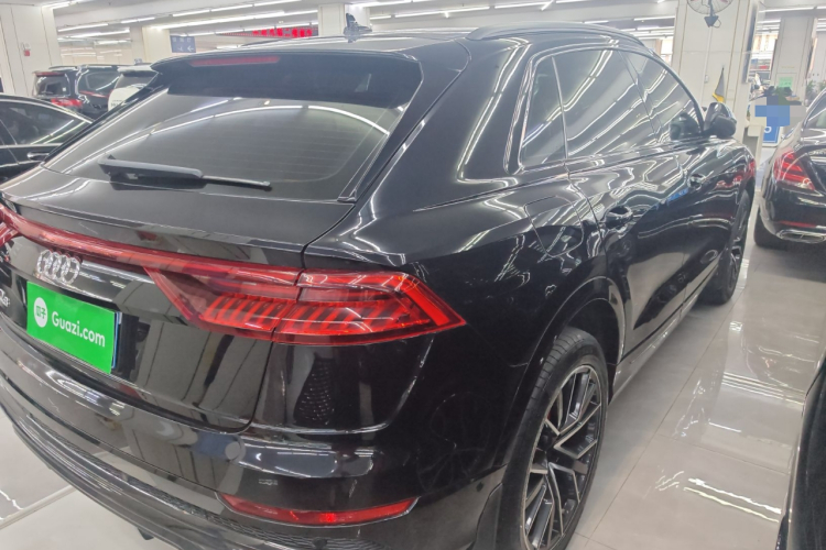 Audi Q8 2020 car image #7