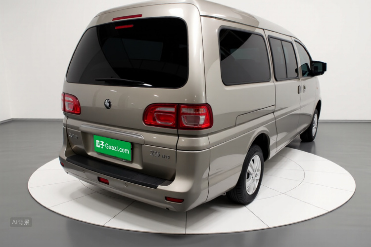 Forthing Lingzhi 2025 #7 Forthing Lingzhi 2025 car image #7