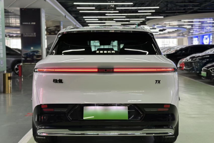 Zeekr 7X 2025 car image #7