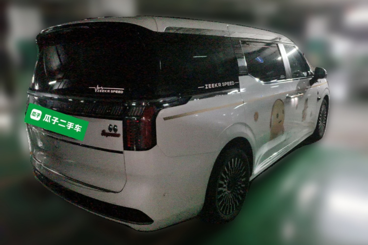 极氪 极氪009 2023 汽车图片 #7