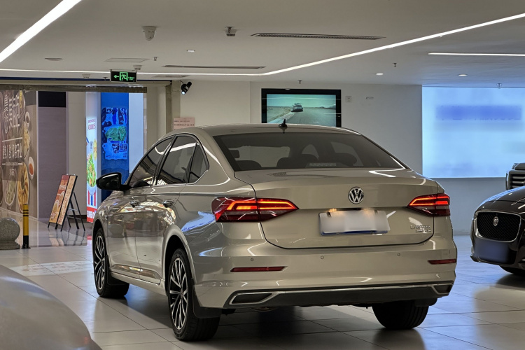 Volkswagen Lavida 2019 car image #7