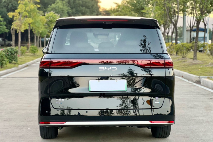 BYD Xia 2025 car image #7