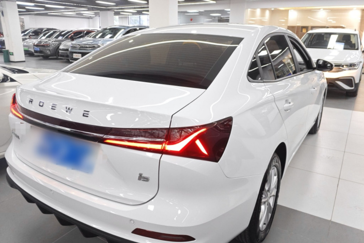 Roewe i5 2025 #7 Roewe i5 2025 car image #7