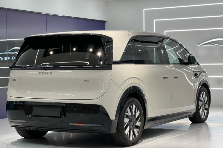 极氪 极氪MIX 2024 汽车图片 #7