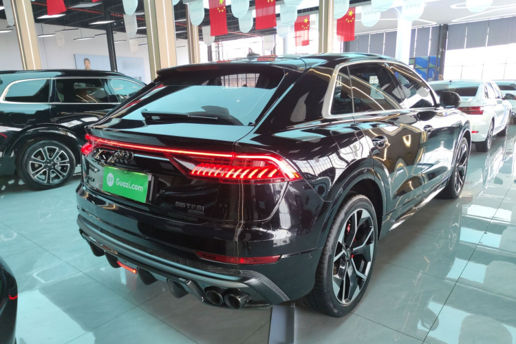 Audi Q8 2020 car image #7