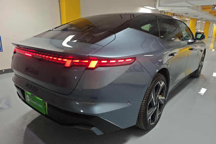 Lynk & Co 2024 car image #7