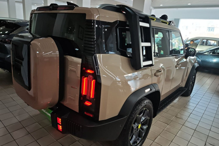 Jetour Traveller 2023 car image #7
