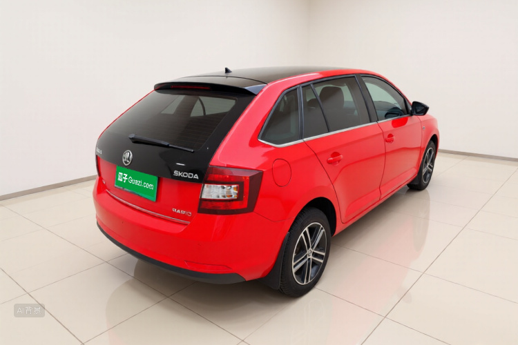 Skoda Rapid Spaceback 2014 car image #7