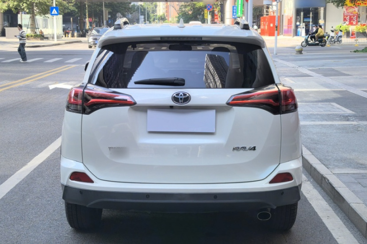 Toyota RAV4 2018 #7 Toyota RAV4 2018 car image #7