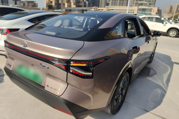 Toyota bZ3 2023 صورة سيارة #7