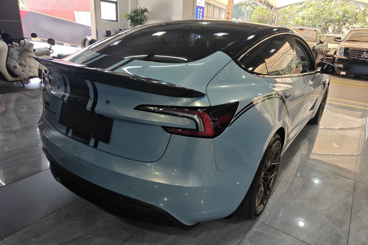 2023 car image #7