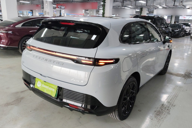 零跑汽车 零跑Lafa5 2025 汽车图片 #7