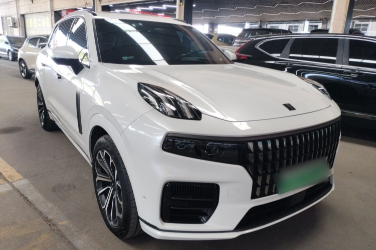 Lynk & Co 09 EM-P 2023 #7 Lynk & Co 09 EM-P 2023 car image #7