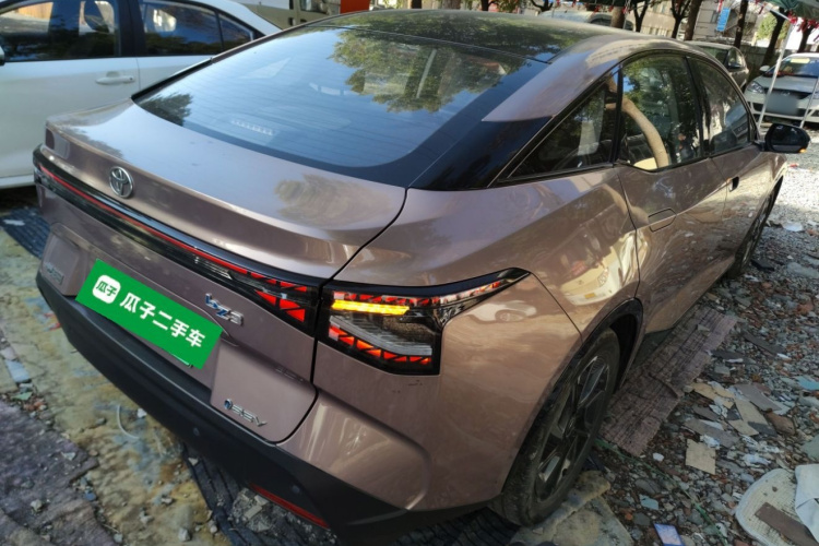 Toyota bZ3 2023 immagine di auto #7