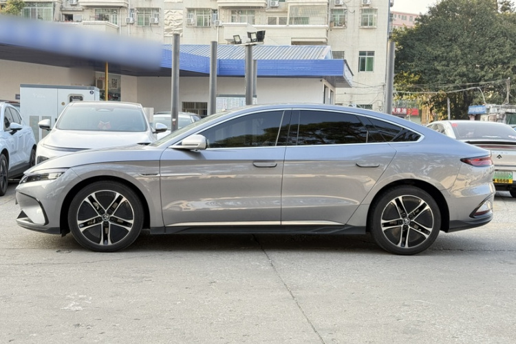 BYD Han 2023 immagine di auto #7