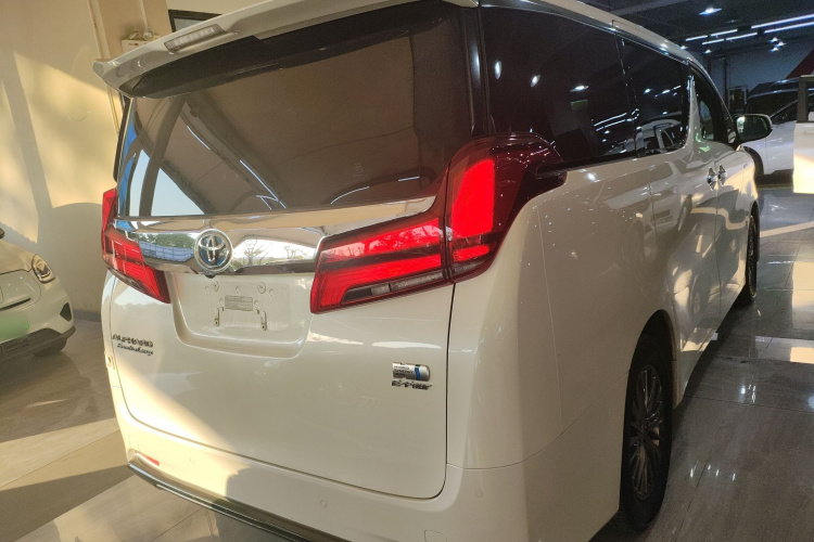 Toyota Alphard 2022 car image #7