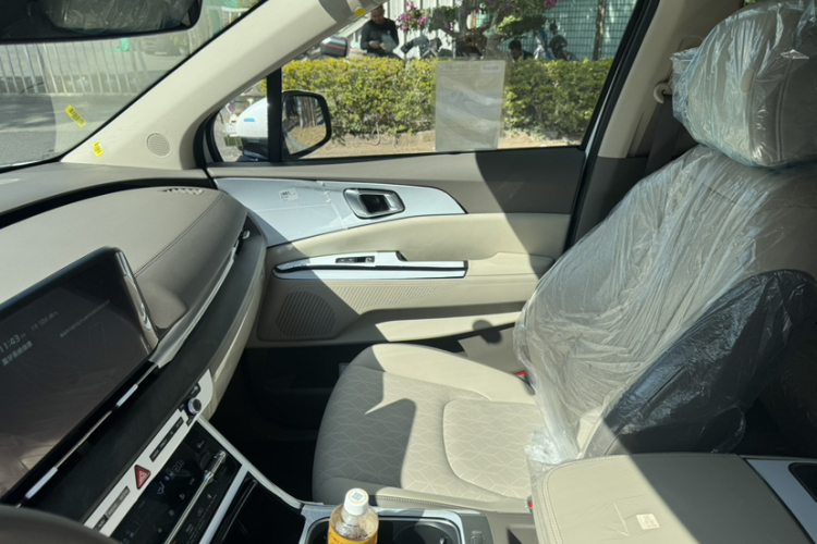 Kia Carnival 2025 immagine di auto #7