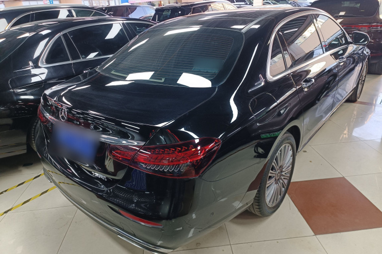 Mercedes-Benz E Class 2023 car image #7