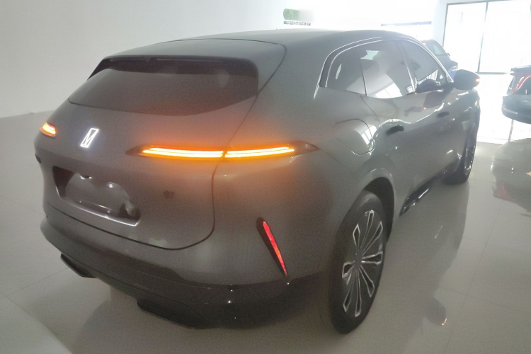 Avatr 07 2024 car image #7