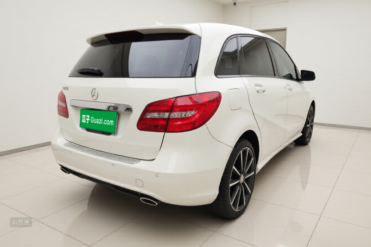 Mercedes-Benz B Class 2013 car image #7