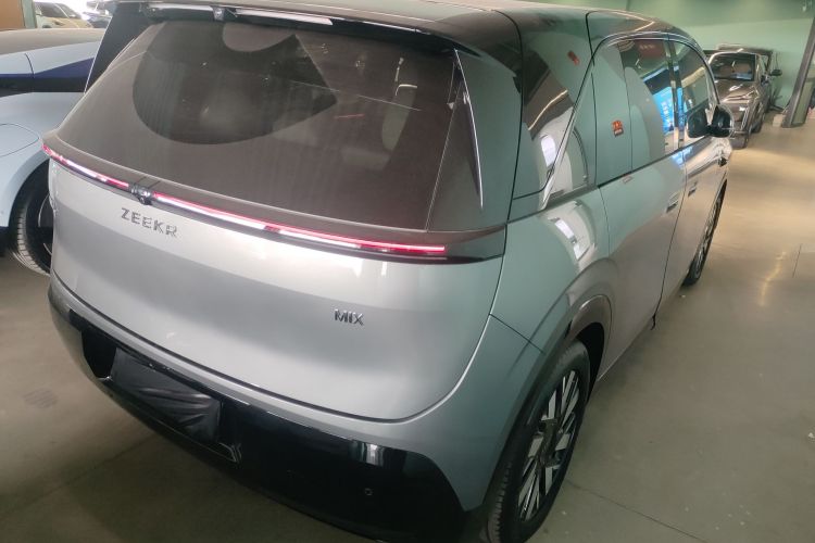 极氪 极氪MIX 2024 汽车图片 #7