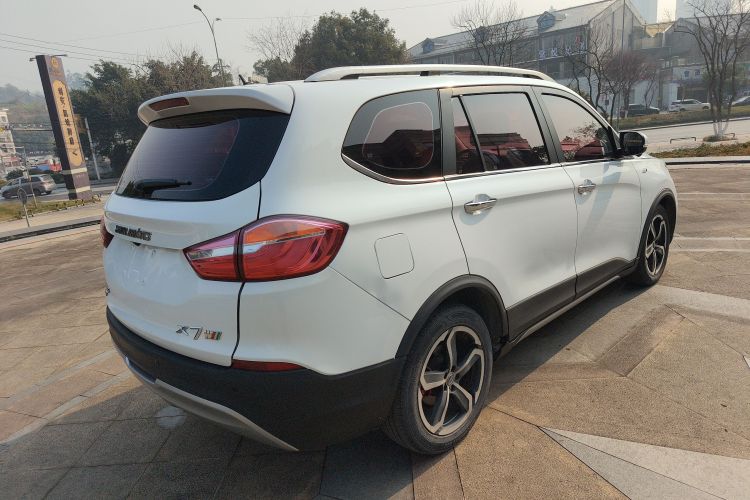 SWM X7 2018 imagen de coche #7