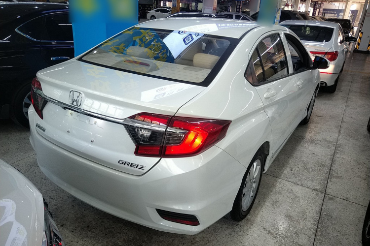 Honda Greiz 2018 изображение автомобиля #7