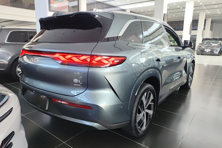 BYD Tang L 2025 صورة سيارة #7