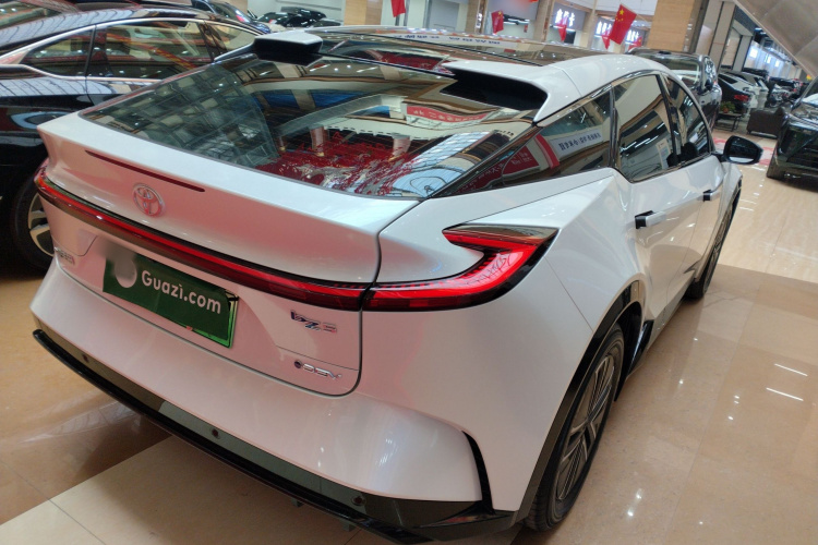 Toyota bZ5 2025 car image #7