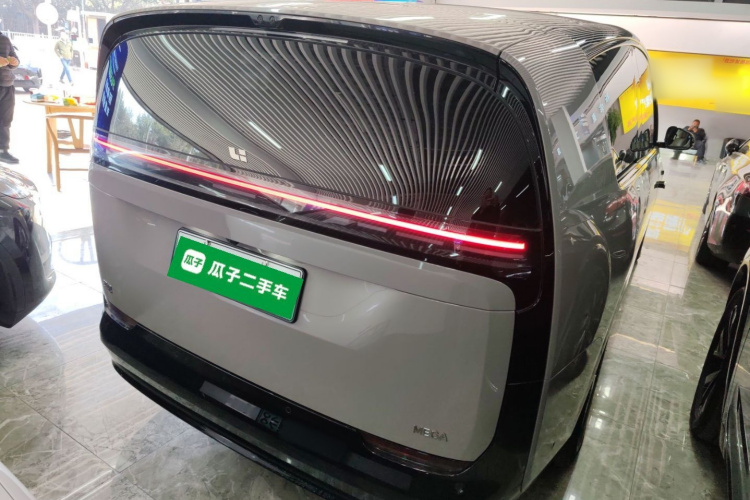 理想汽车 理想MEGA 2025 汽车图片 #7