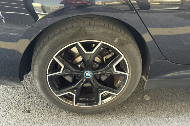 BMW i3 2023 car image #7